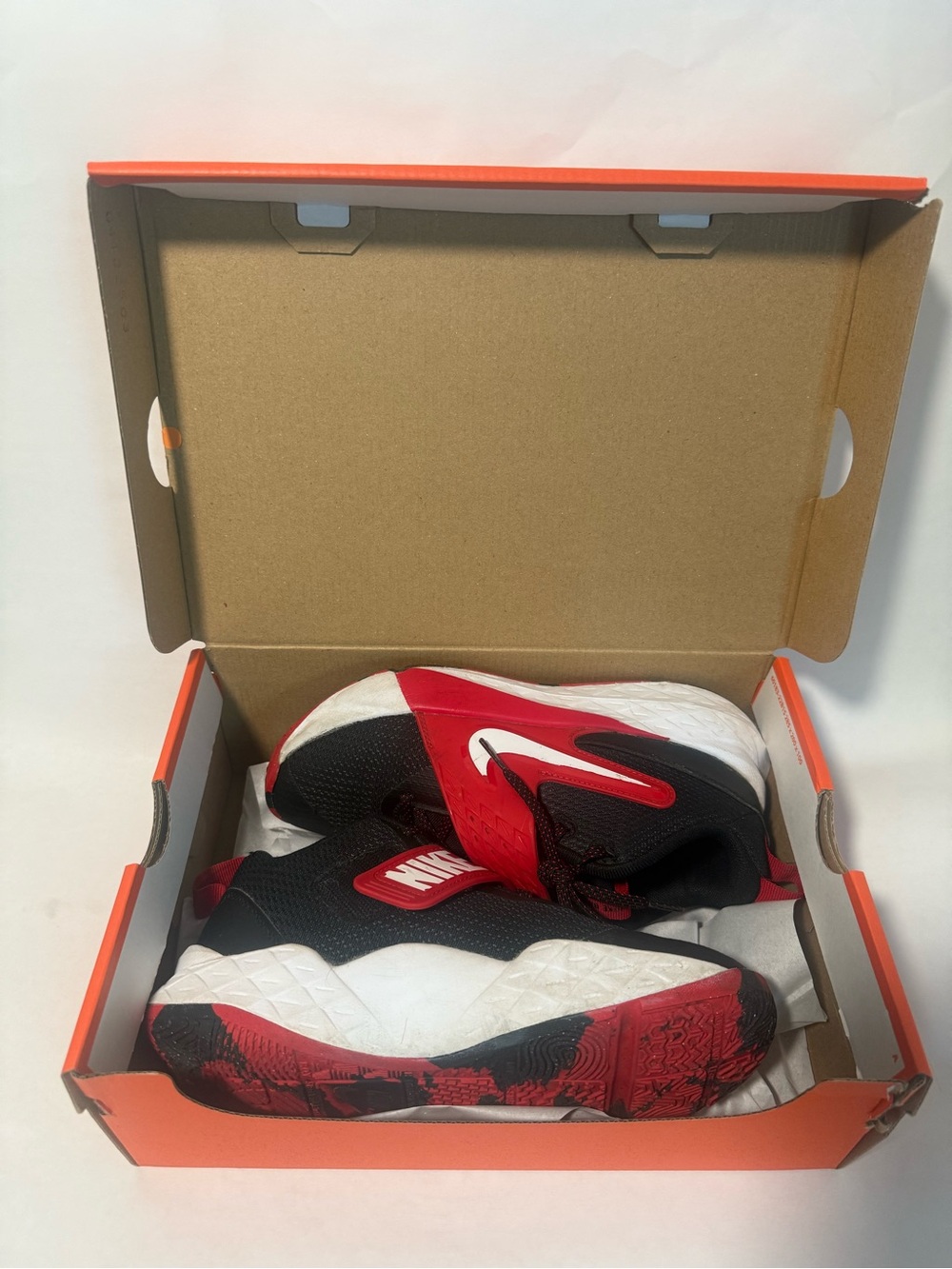 Nike Team Hustle D 12 GS Basketball Shoes Black Red White Kids 3.5Y